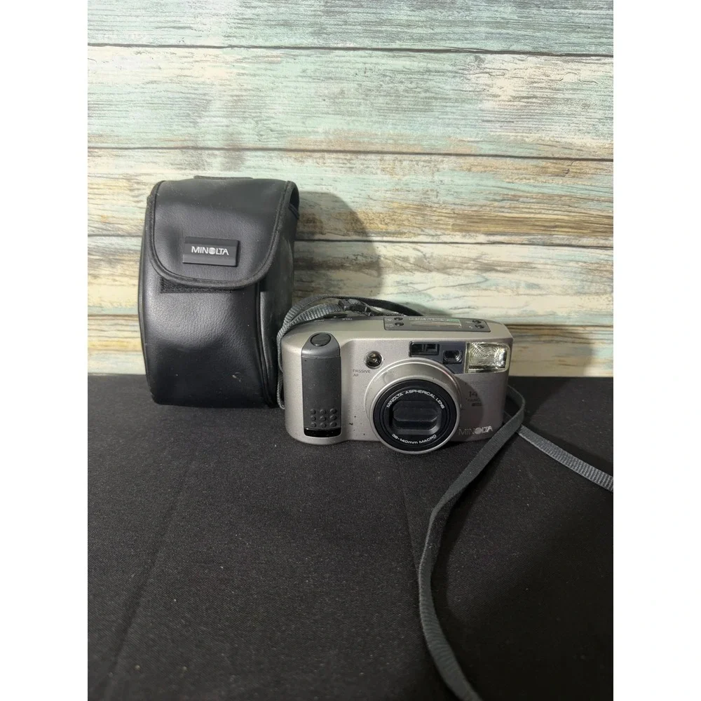 Minolta Freedom Zoom 140EX 35mm Film Camera Silver Good Panorama Date Macro